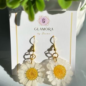 Handmade Hypoallergenic White Daisy Flower Dangle Drop Resin Earrings